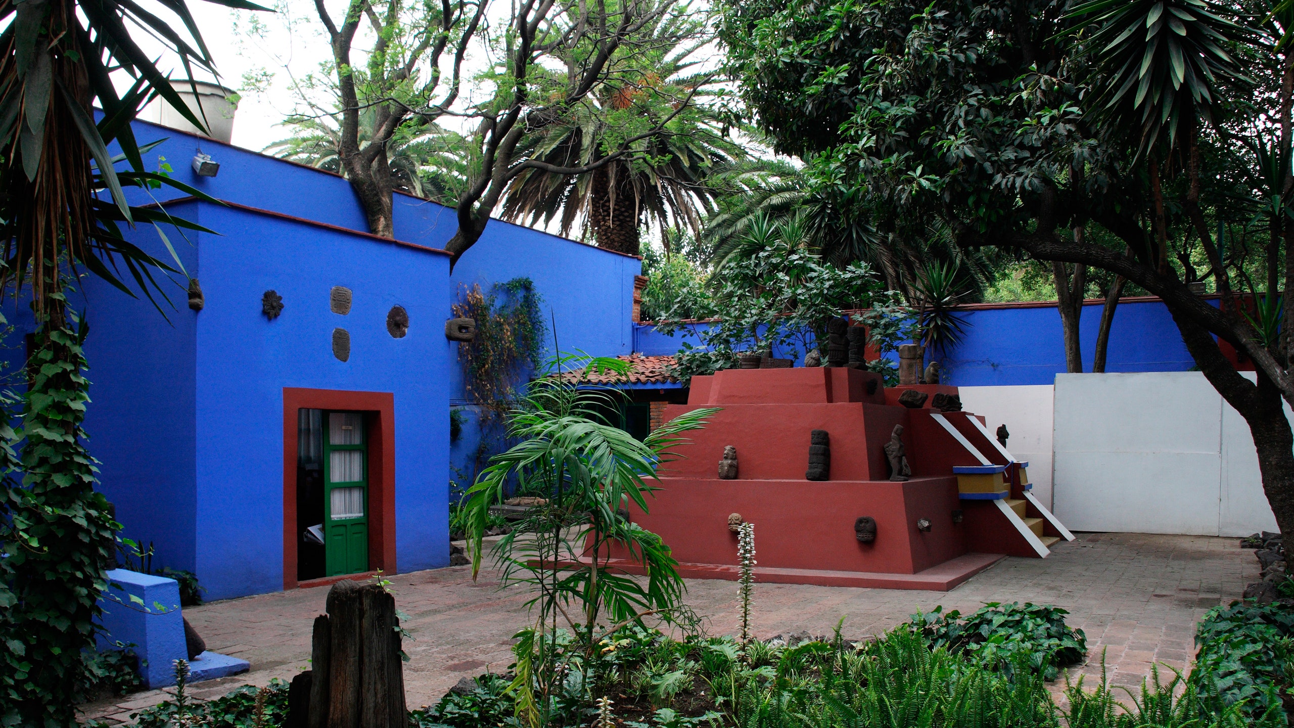 Descubre La Fascinante Historia De Frida Kahlo En El Museo Casa Azul